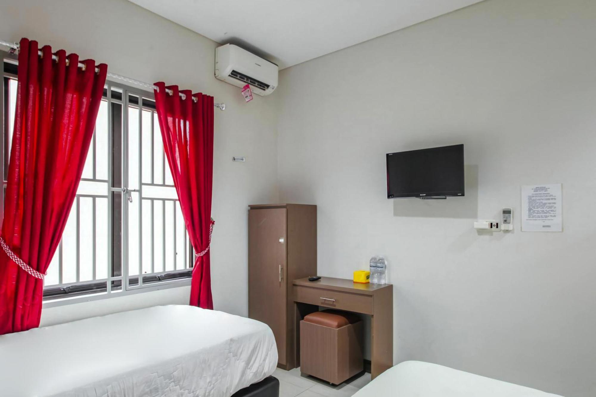 Capital O 93589 Hotel Wongso Syariah Pangkal Pinang Exterior foto